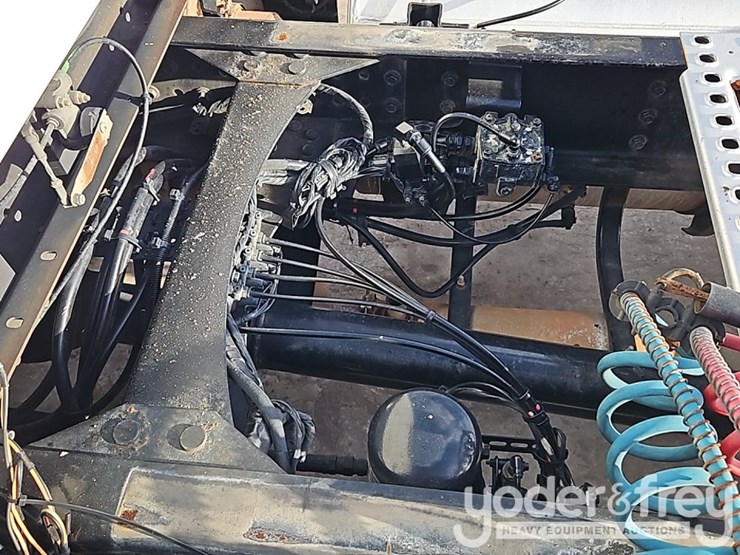 2018-volvo-10-image-17