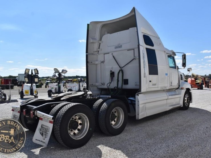 2020-western-star-5700xe-image-4