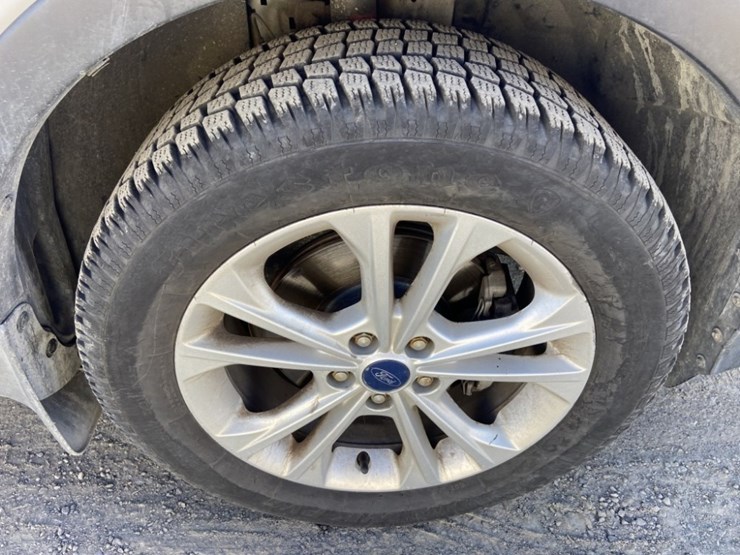 2017-ford-escape-se-image-32