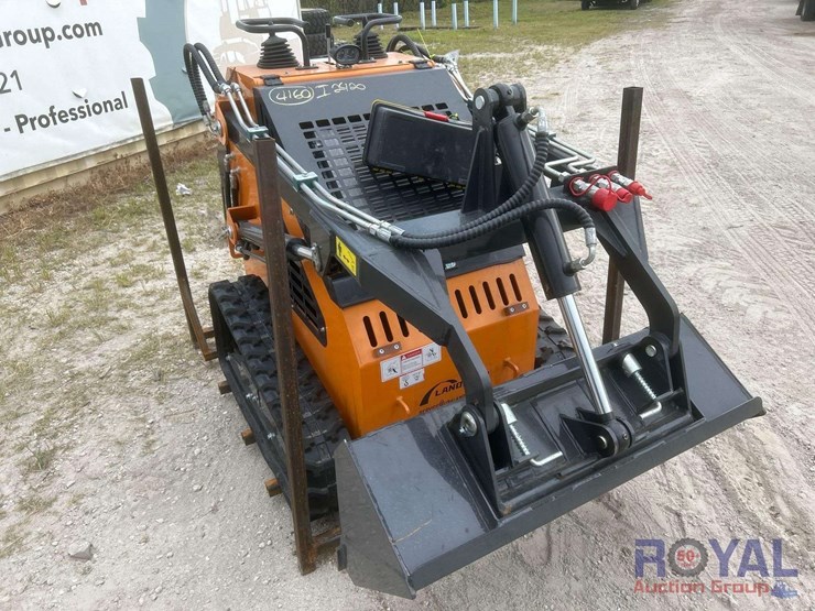 2025-landhero-ldh-ht380-ride-on-mini-track-loader-skid-steer-image-2