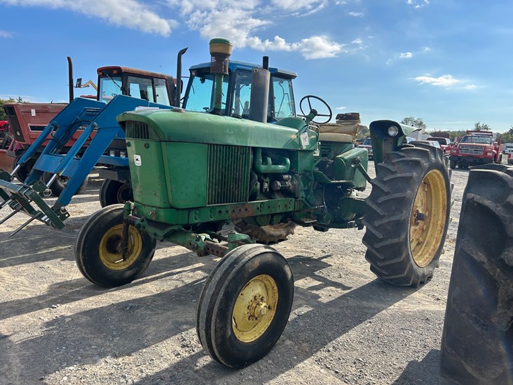 john-deere-3020-image-1