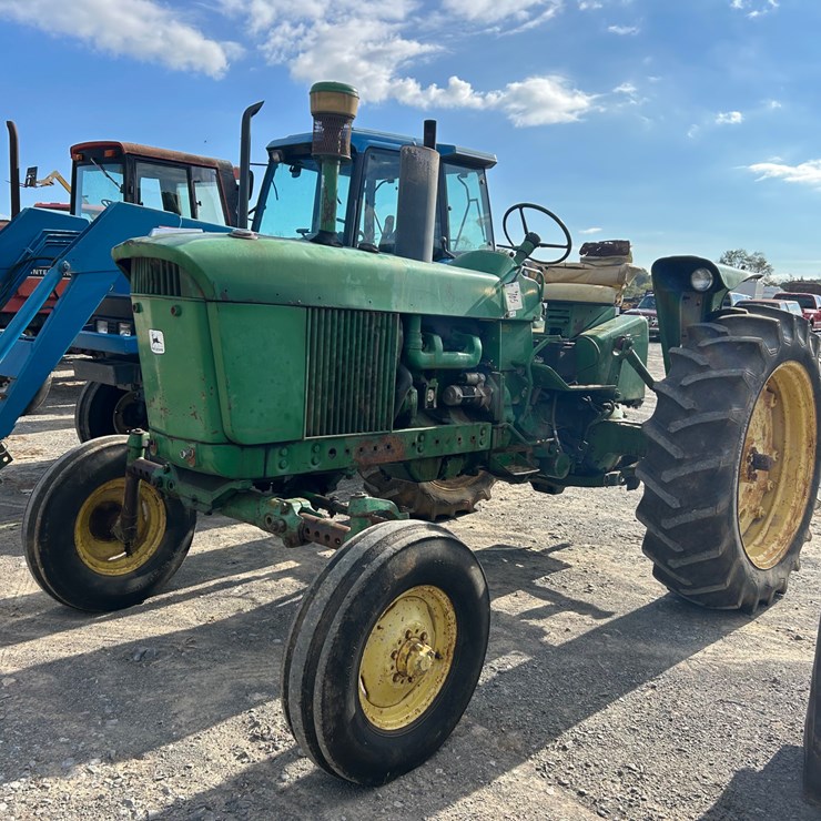JOHN DEERE 3020