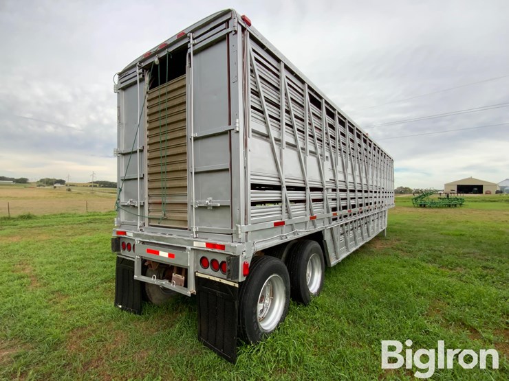 1965-wilson-livestock-trailer-image-5