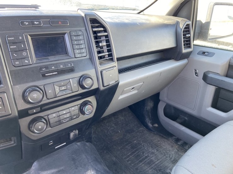 2018-ford-f150-image-16