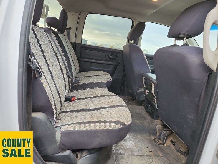 2016-ram-tradesman-image-17