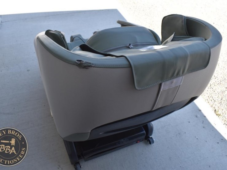 massage-chair-with-full-body-and-reclining-function-image-5