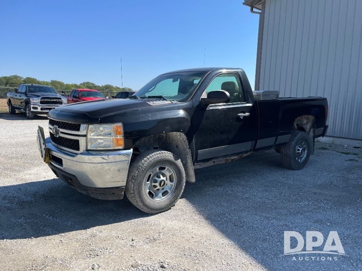 2011-chevrolet-2500hd-image-1