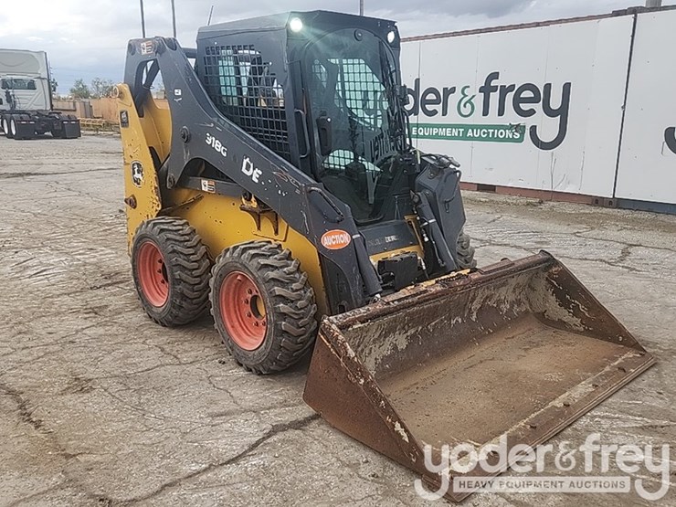 2018-deere-318g-image-7