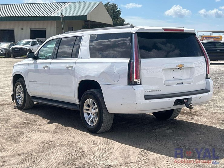 2019-chevrolet-suburban-image-4