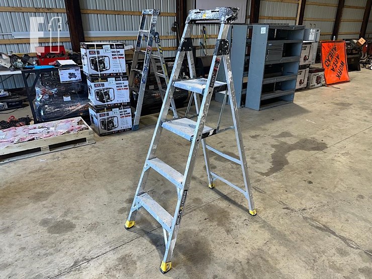 gorilla-5'-aluminum-ladder-image-1