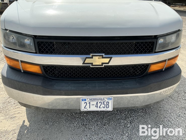 2019-chevrolet-express-3500-image-10