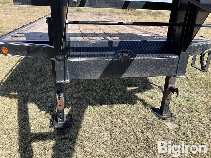 2010-circle-m-t/a-gooseneck-flatbed-trailer-image-15