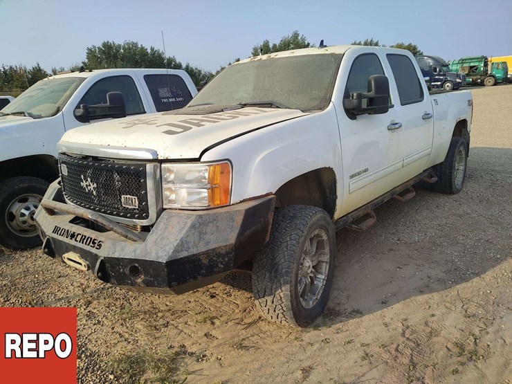 2013-gmc-sierra-3500hd-image-1