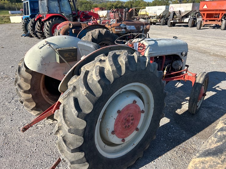 ford-tractor-image-6