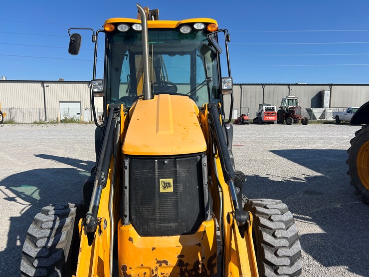 2019-jcb-3cx-image-3