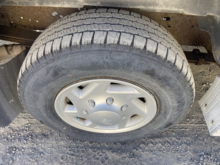 2001-ford-e350-image-28