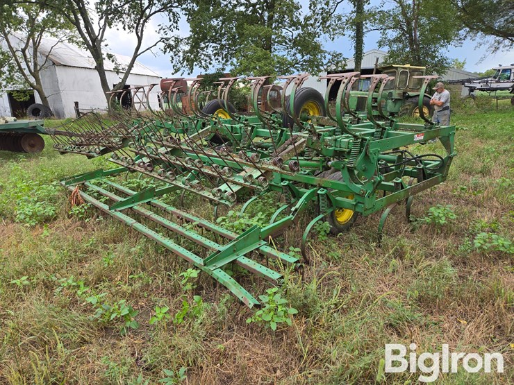 john-deere-1010-image-5