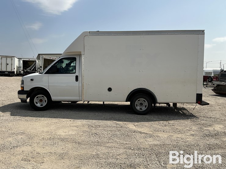 2019-chevrolet-express-3500-image-8