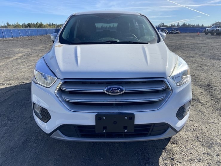 2017-ford-escape-se-image-8