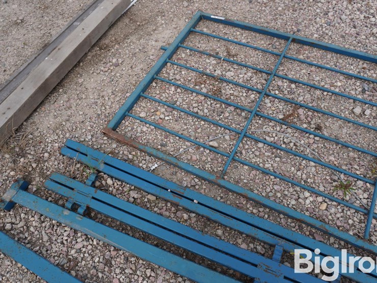 sydell-82"x36"-gate-&-braces-image-15