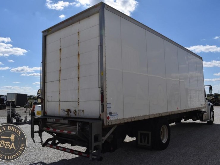 2022-freightliner-business-class-m2-100-image-18