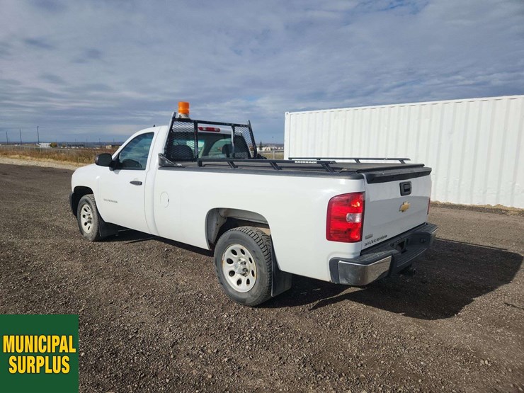 2011-chevrolet-silverado-1500-image-3
