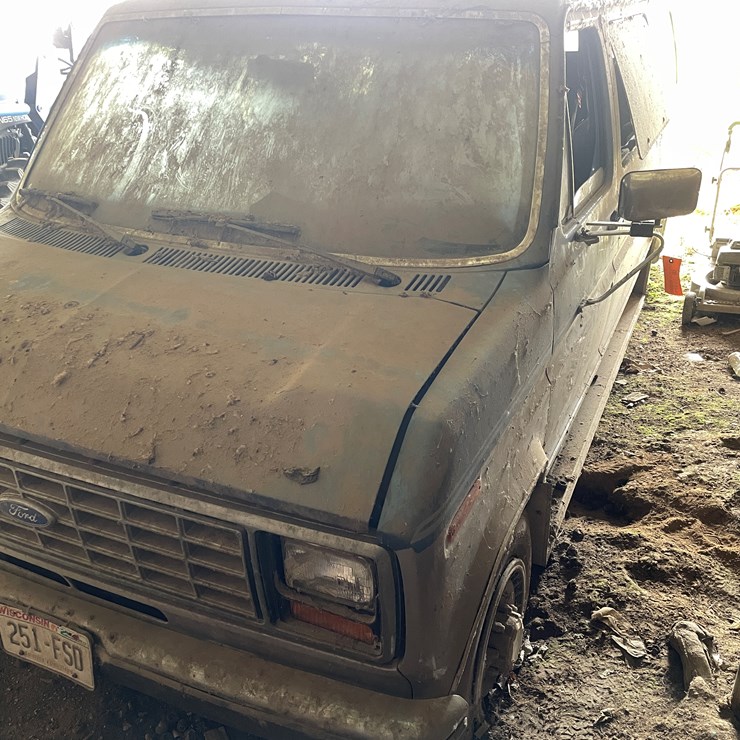 #4481 • 1991 Ford Econoline Van (Title in Delay)