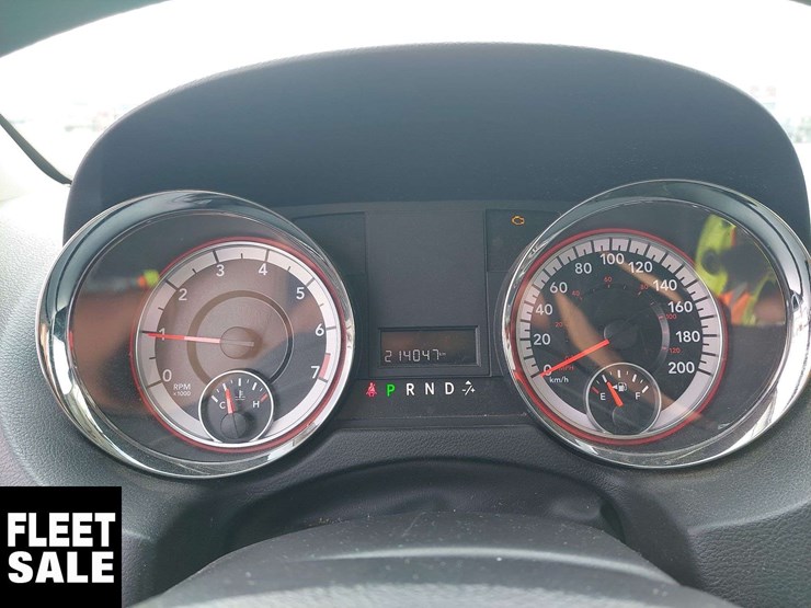 2015-dodge-grand-caravan-image-9