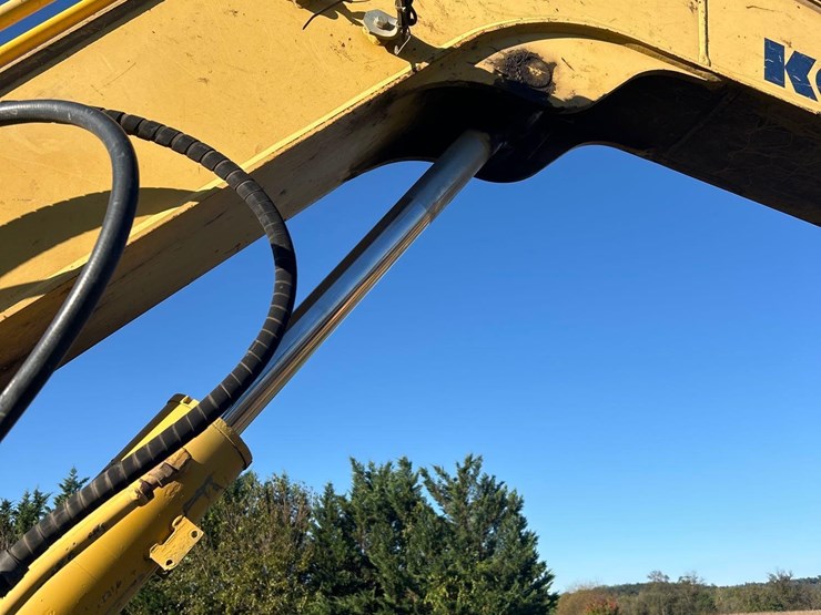 komatsu-pc88mr-8-image-13