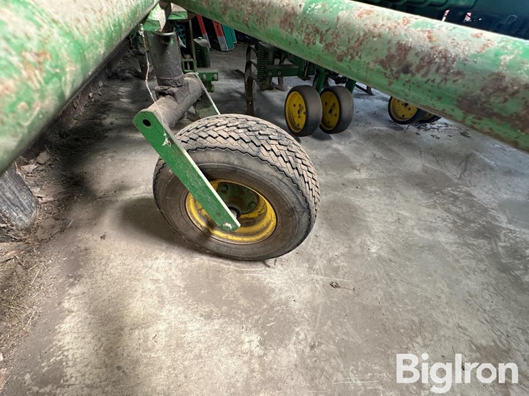 john-deere-725-image-15