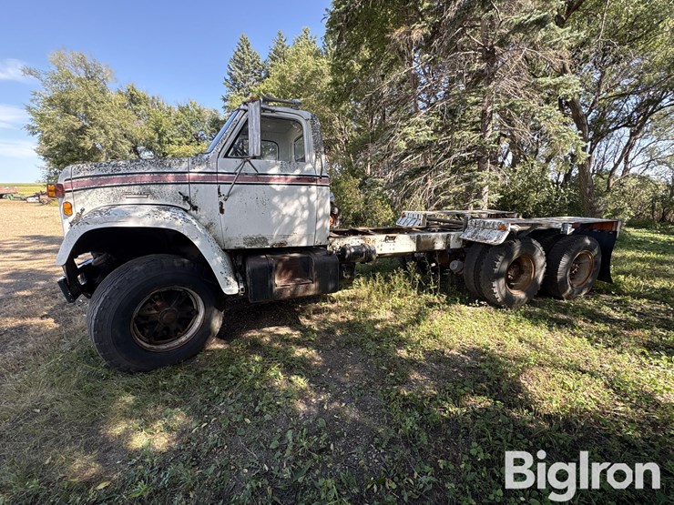 1975-gmc-9500-image-8