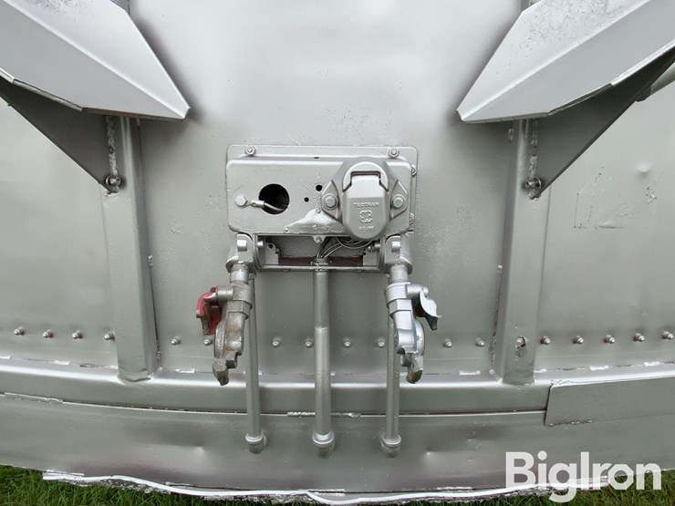 1965-wilson-livestock-trailer-image-12