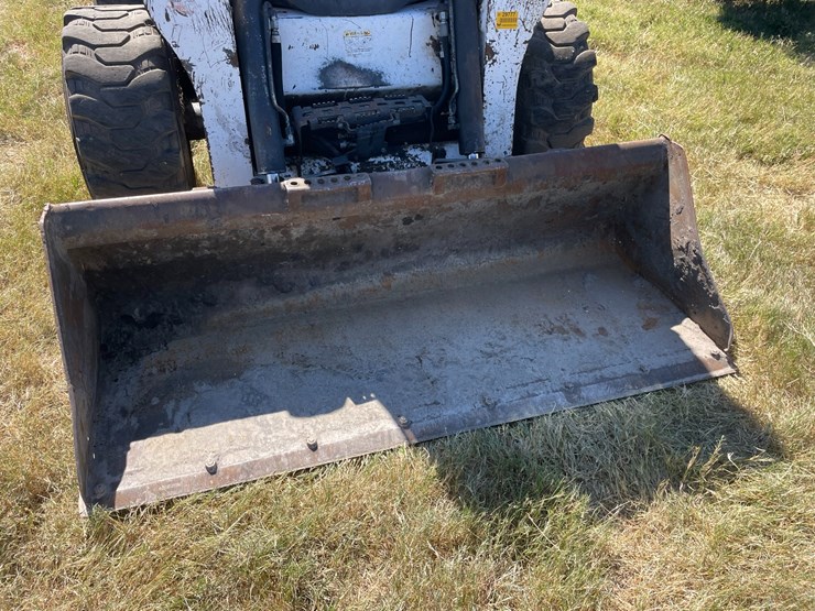 2015-bobcat-s750-image-16