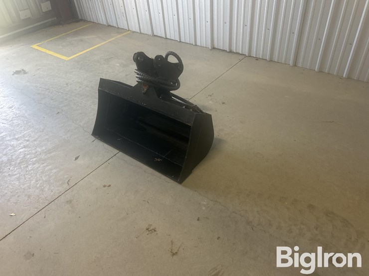 giyi-mini-excavator-bucket-image-1
