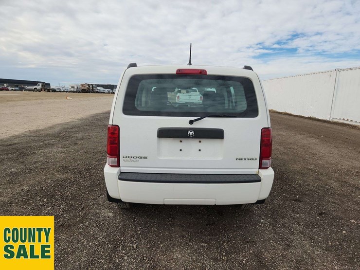 2009-dodge-nitro-image-21