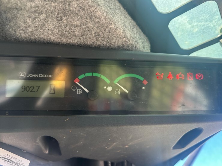 2016-deere-326e-image-17