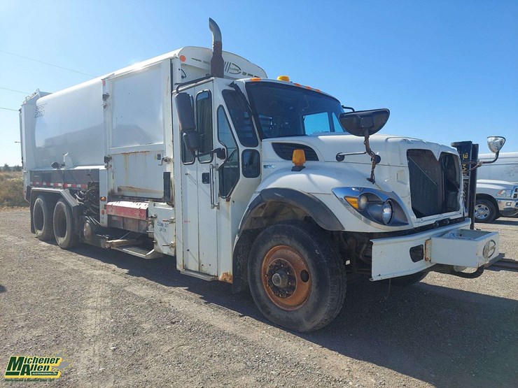 2010-international-workstar-7400-image-4