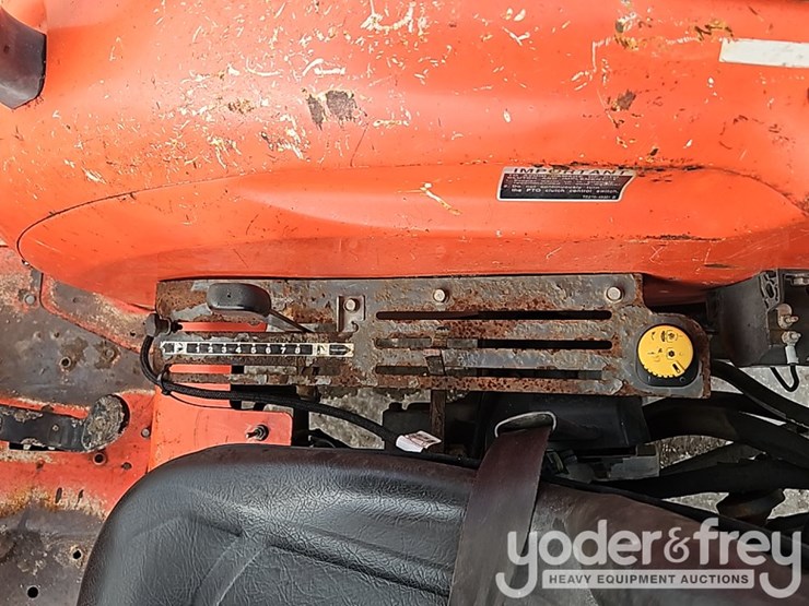2016-kubota-mx5200hst-image-23