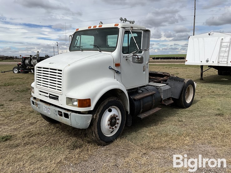 1995-international-8100-image-1