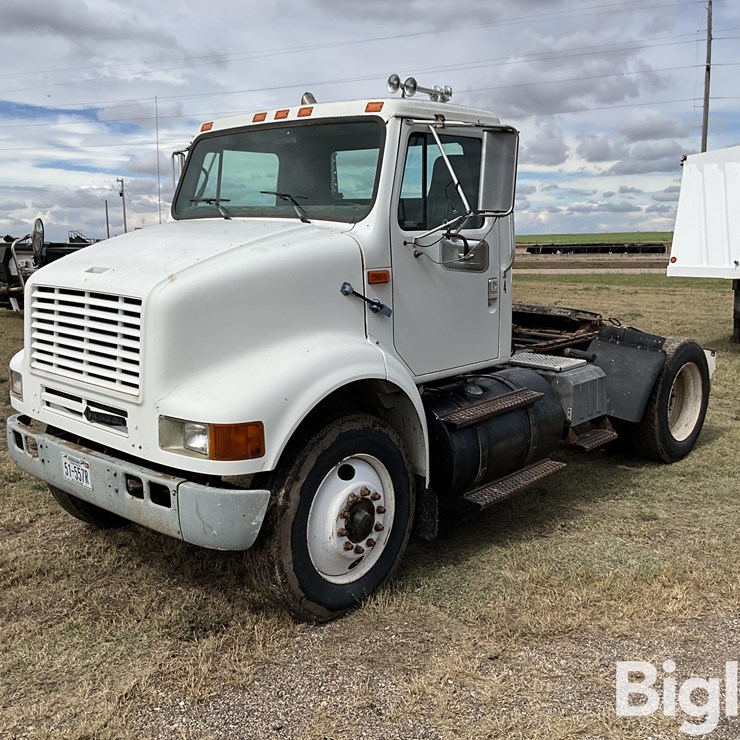 1995 INTERNATIONAL 8100