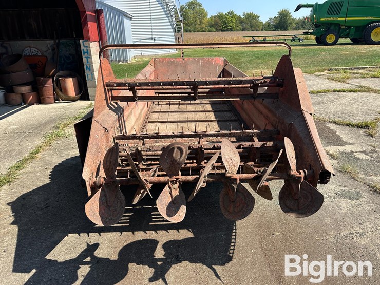 1964-allis-chalmers-140-image-4