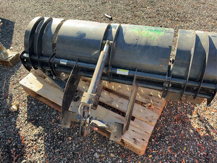 gator-rator-aerator-mounts-to-front-of-zero-turn-mower-image-4