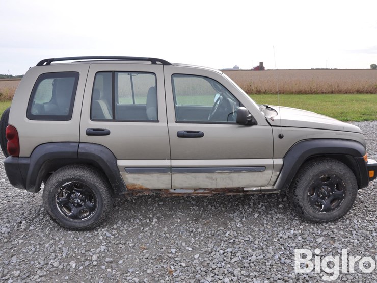2005-jeep-liberty-image-4