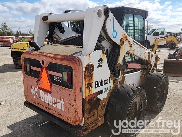 2015-bobcat-s650-image-3