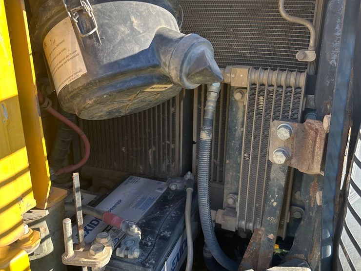 komatsu-pc88mr-8-image-19