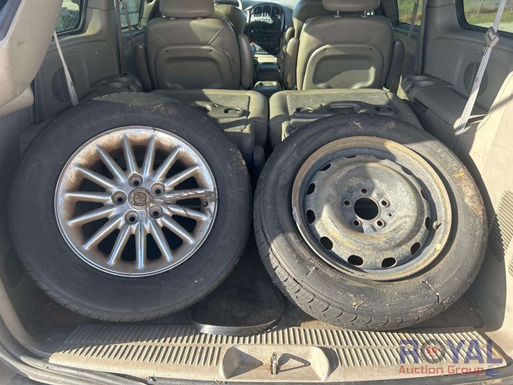 2003chrysler-town-&amp;-country-van-image-31