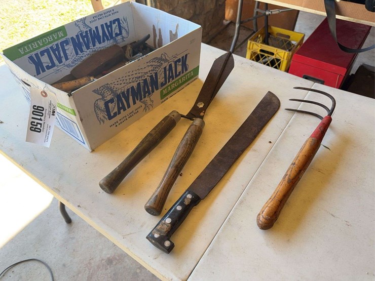 yard-tools,-machete-image-4