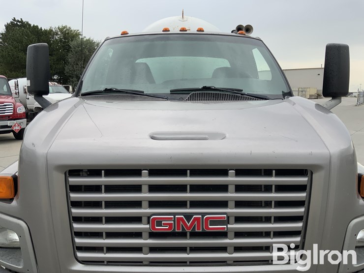 2006-gmc-topkick-image-10