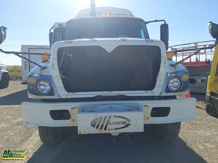 2010-international-workstar-7400-image-2