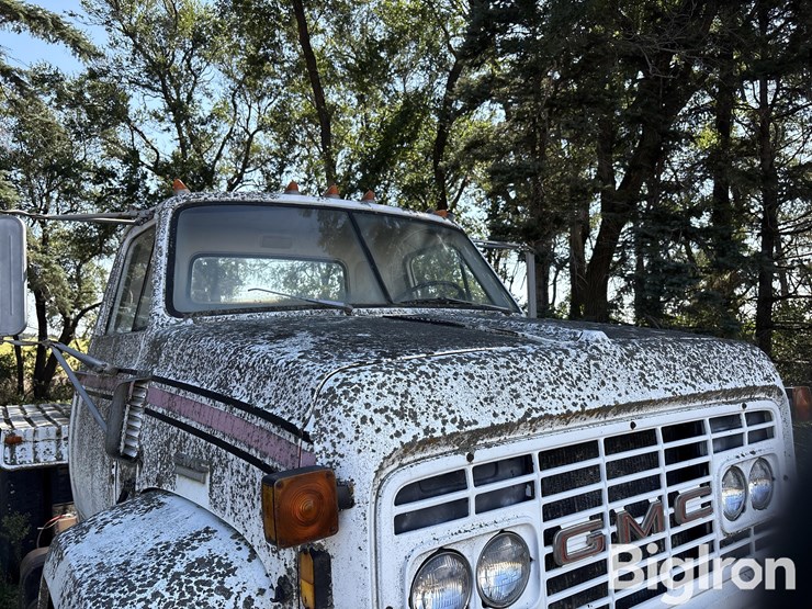 1975-gmc-9500-image-11
